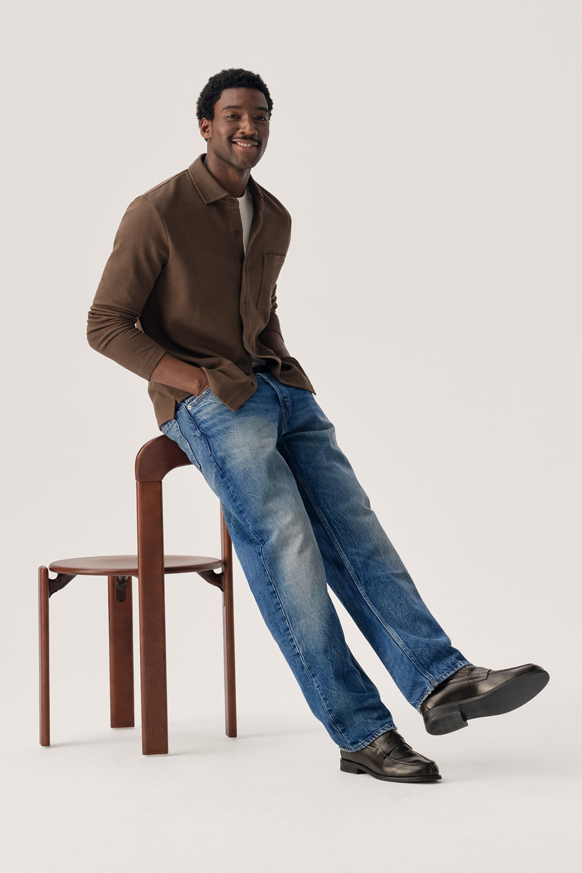 OLY_HW26_Studio_32_5178_sRGB_low